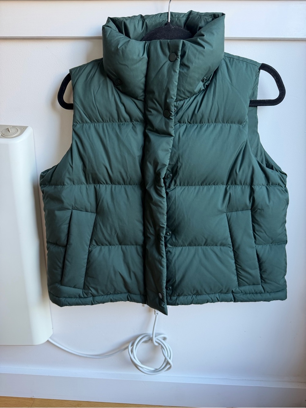 Lululemon Wunder Puff 600-Down-Fill Cropped Vest in Rainforest Green - Picture 2 of 3
